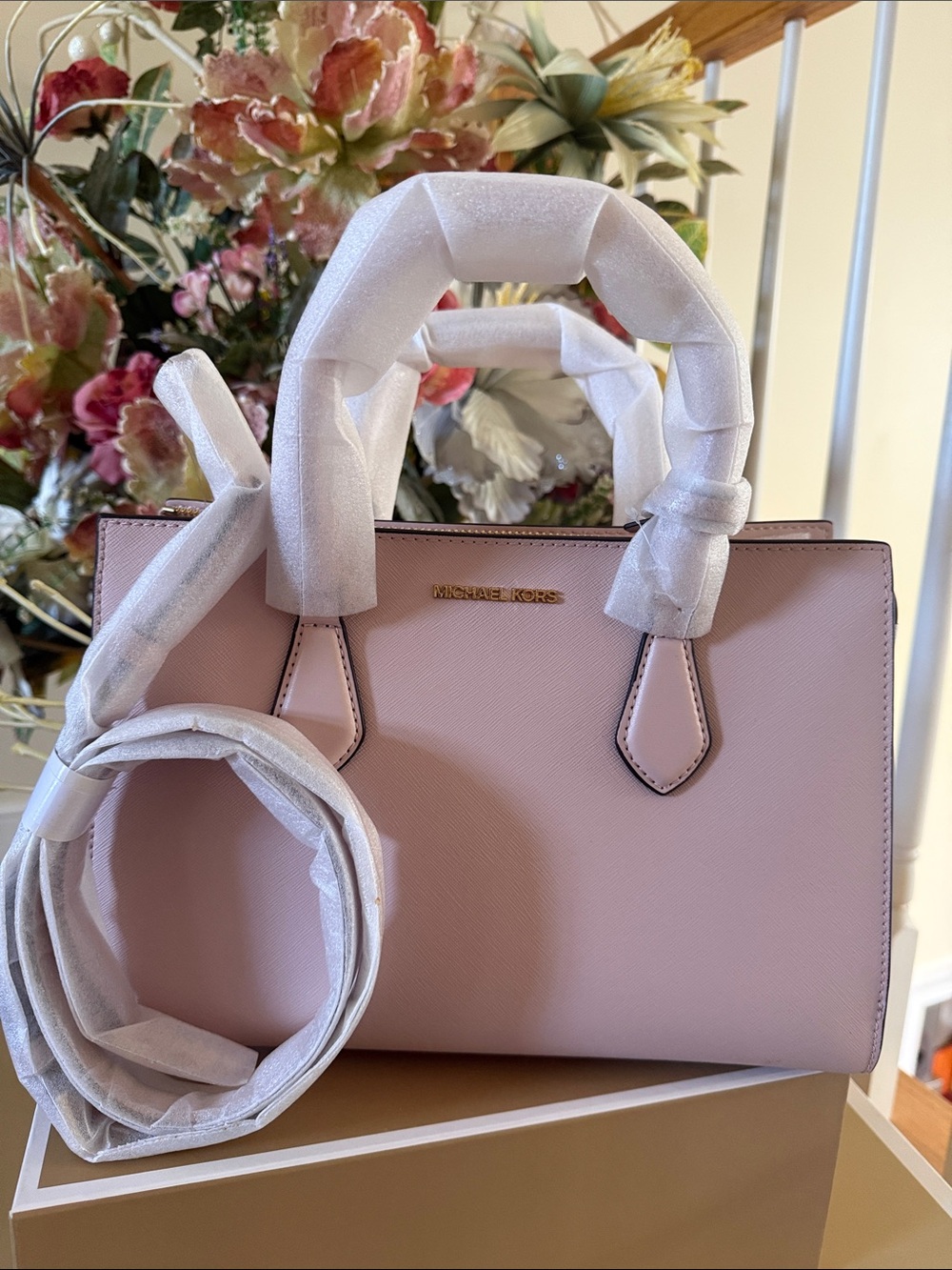 Michael Kors Sheila Crossbody Purses Brand New Authentic 12x8.5
